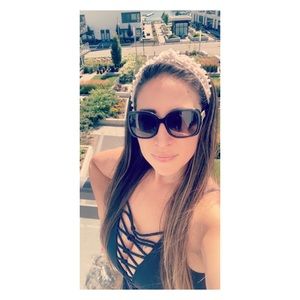 Meet your Posher, Christina